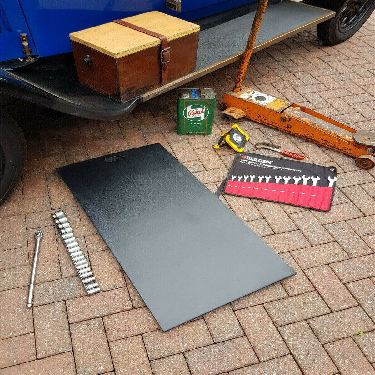 Mechanics Work Mat. Lite Weight 500mm X 32mm Thick. Waterproof  Thermal.